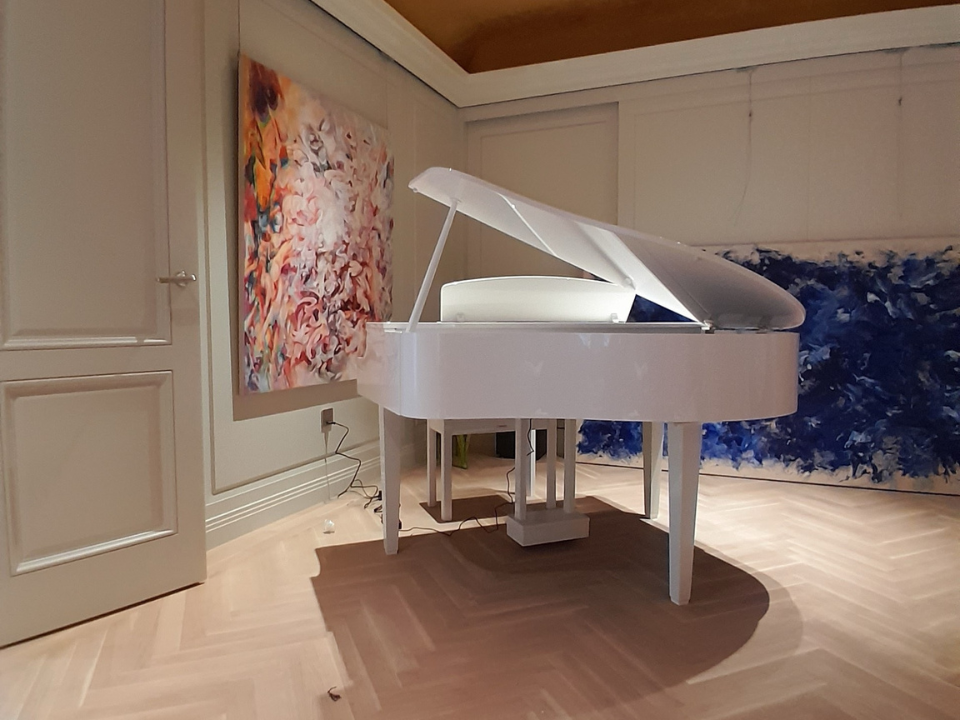 Hình ảnh chi tiết YAMAHA CLP-765GP WH góc chụp 2